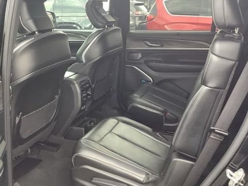 Used 2021 Jeep Grand Cherokee L Overland w/ Luxury Tech Group IV AWD/4WD image 24