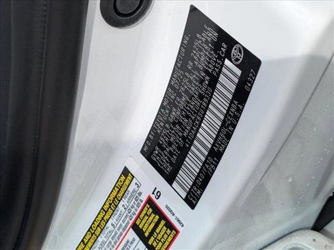 Used 2025 Toyota Camry LE w/ Convenience Package image 22