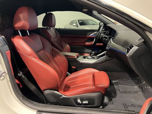 Used 2022 BMW 440i xDrive Convertible w/ Premium Package image 31