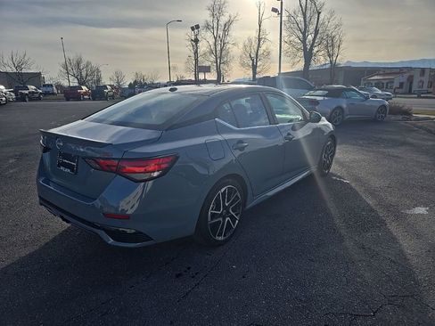 Used 2024 Nissan Sentra SR w/ SR Premium Package image 6