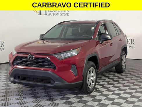 Used 2020 Toyota RAV4 LE FWD image 4
