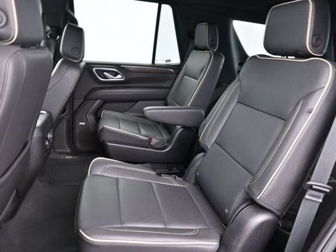 Used 2024 Chevrolet Tahoe Premier AWD/4WD image 25