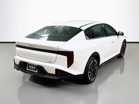 New 2025 Kia K4 GT-Line image 7