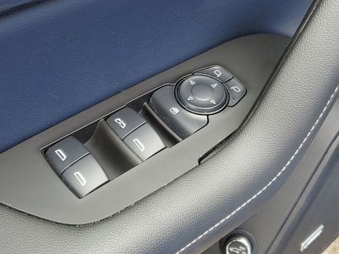 Used 2024 Chevrolet Blazer RS FWD image 23