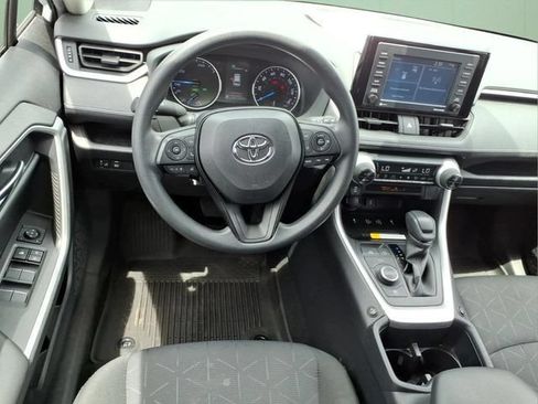 Used 2022 Toyota RAV4 XLE AWD/4WD image 13