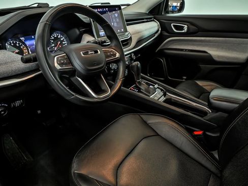 Used 2022 Jeep Compass Latitude w/ Sun and Sound Group AWD/4WD image 12