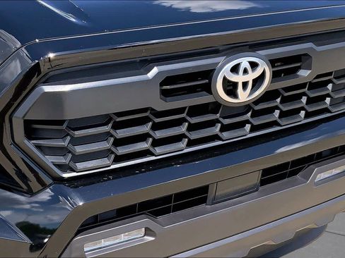Used 2025 Toyota Tacoma TRD Sport RWD image 31