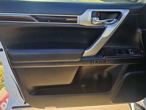 Used 2014 Lexus GX 460 w/ Premium Package AWD/4WD image 28