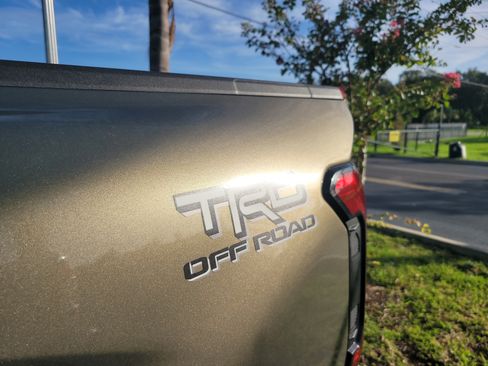 Used 2026 Toyota Tacoma TRD Off-Road w/ TRD Off Road Upgrade Package AWD/4WD image 9