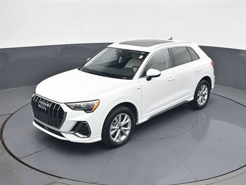 Used 2021 Audi Q3 2.0T Premium w/ Convenience Package AWD/4WD image 13