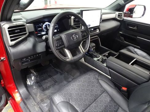 Used 2025 Toyota Tundra Limited image 21