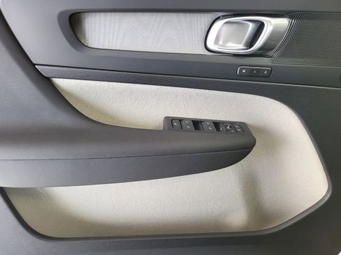 New 2026 Volvo XC40 B5 Plus w/ Protection Package Premier image 22