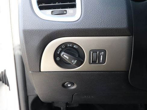 Used 2019 Dodge Durango SXT AWD/4WD image 16