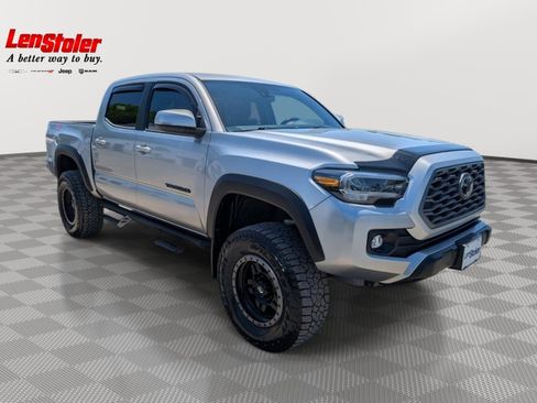 Used 2023 Toyota Tacoma TRD Off-Road AWD/4WD image 7