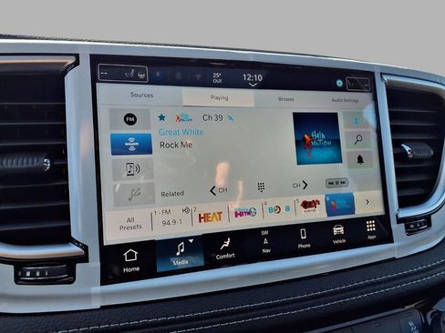 New 2026 Chrysler Pacifica Limited AWD/4WD image 5