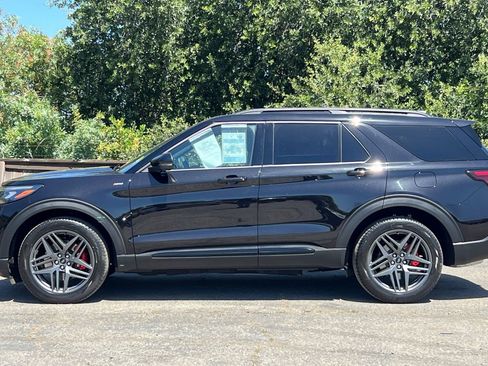 Used 2026 Ford Explorer ST-Line w/ ST-Line Street Pack AWD/4WD image 7
