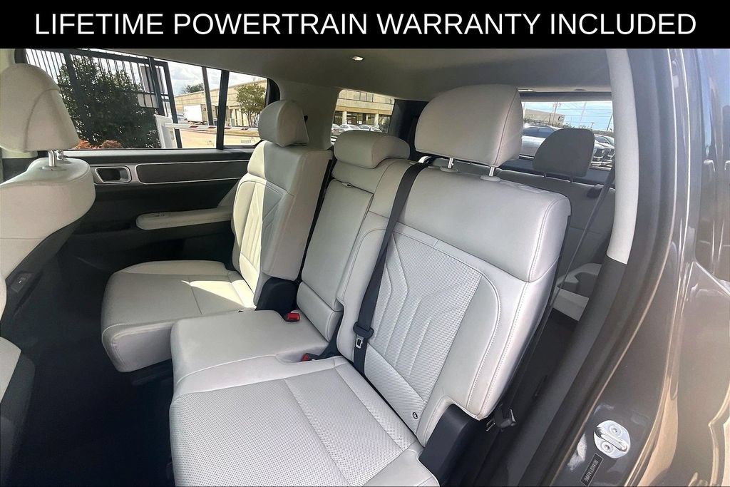 Used 2025 Hyundai Santa Fe SEL FWD image 24