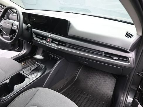 Used 2025 Kia K4 FWD image 24