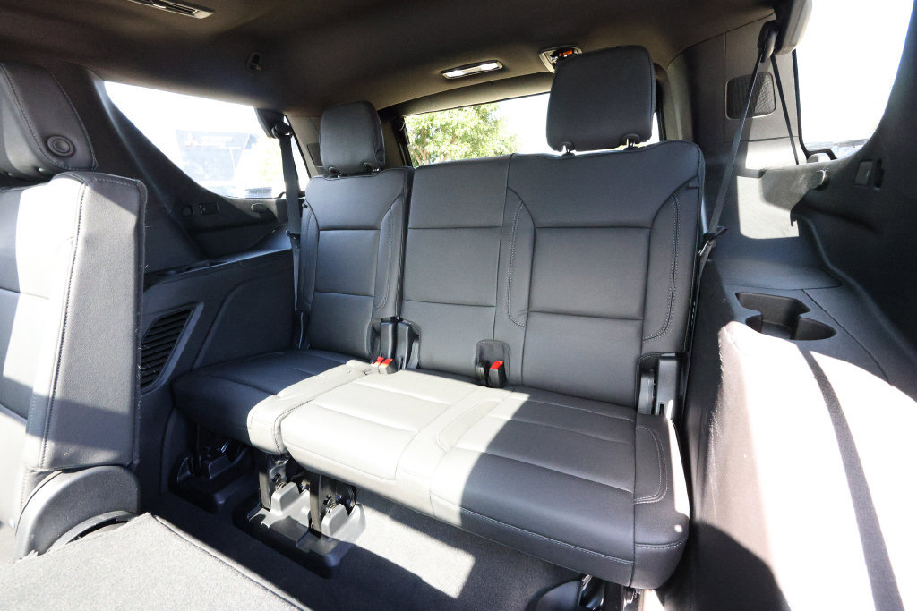 Used 2023 Chevrolet Tahoe Z71 w/ Z71 Off-Road Package AWD/4WD image 15