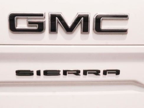 Used 2023 GMC Sierra 1500 AT4 w/ AT4 Premium Package AWD/4WD image 43