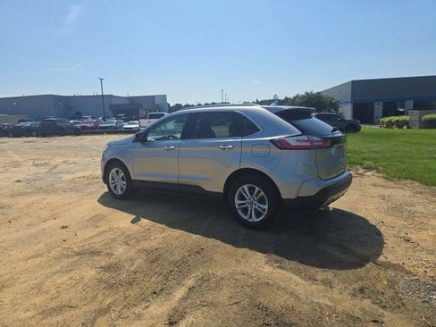 Used 2020 Ford Edge SEL w/ Convenience Package FWD image 4