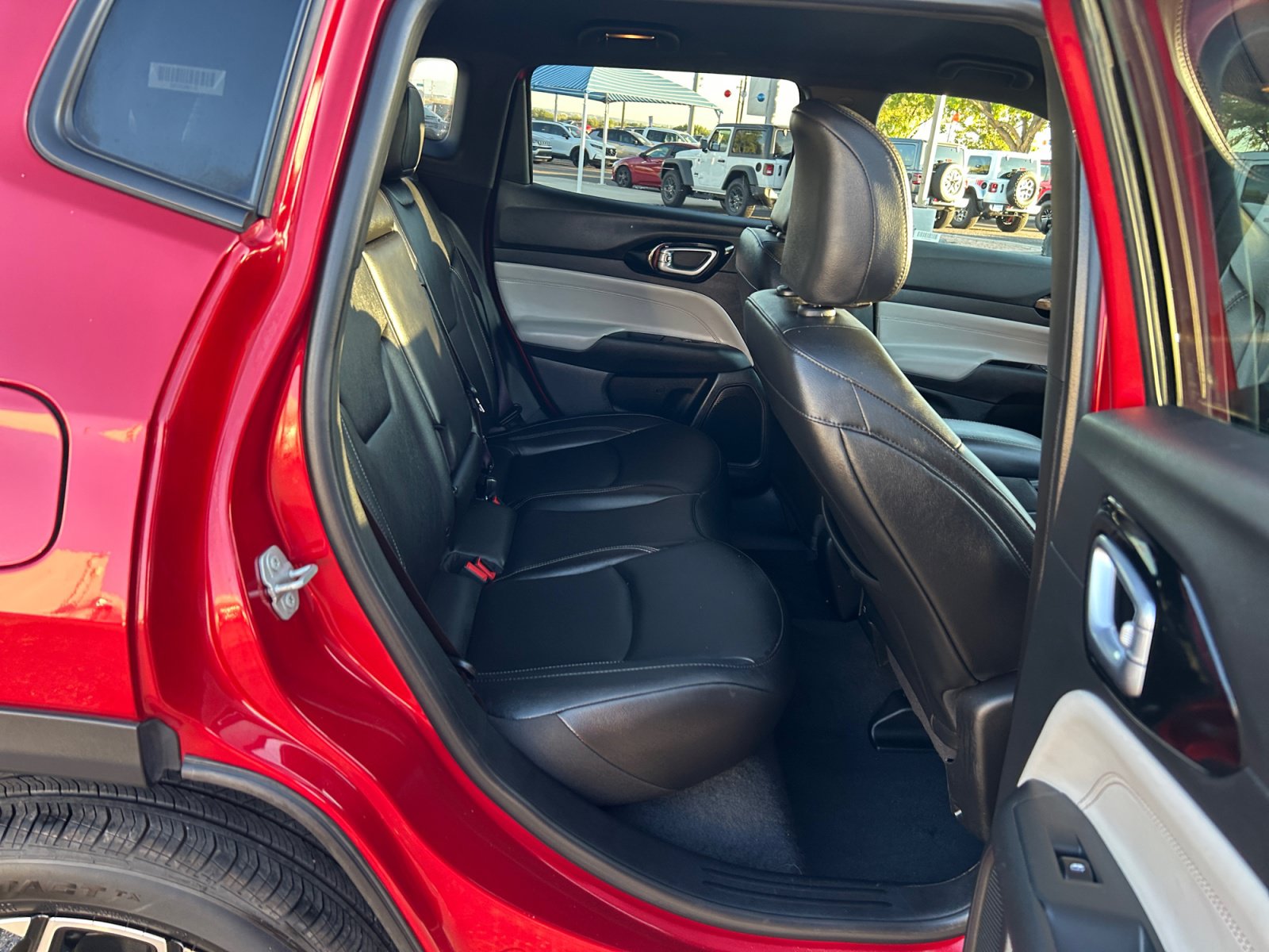 Used 2025 Jeep Compass Limited AWD/4WD image 18
