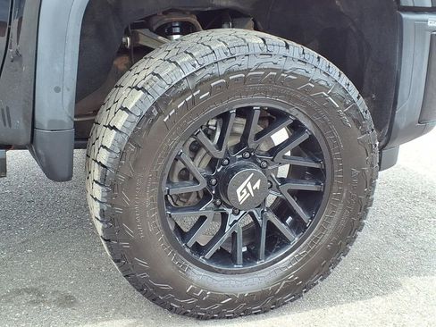 Used 2024 GMC Sierra 2500 Denali w/ Denali Reserve Package image 9