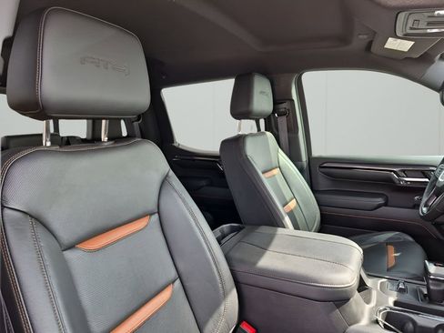 Used 2024 GMC Sierra 1500 AT4 w/ Technology Package AWD/4WD image 16