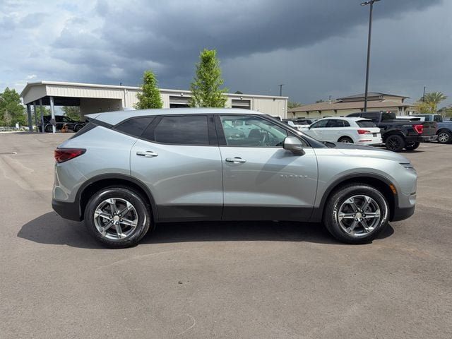 Used 2025 Chevrolet Blazer LT AWD/4WD image 7