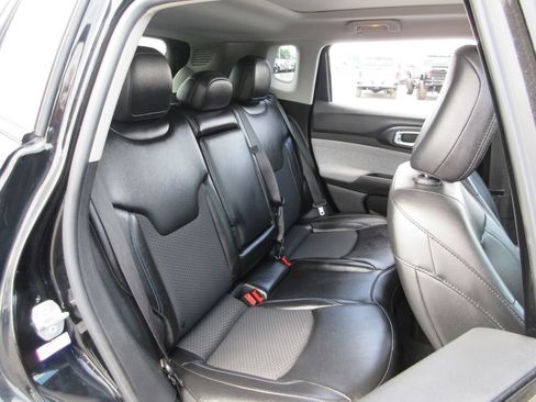 Used 2022 Jeep Compass Latitude w/ Sun and Sound Group AWD/4WD image 22