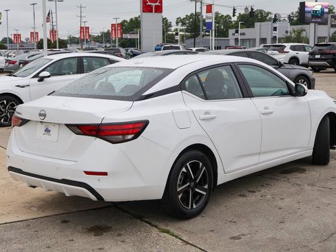 Used 2025 Nissan Sentra SV FWD image 20