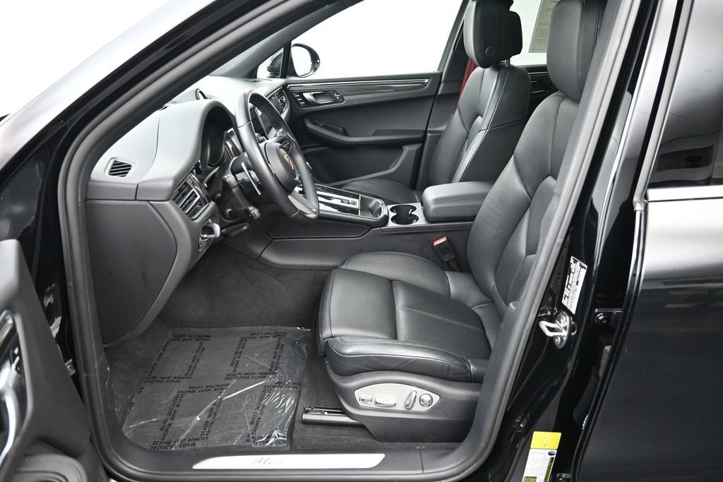 Certified 2023 Porsche Macan S AWD/4WD image 10