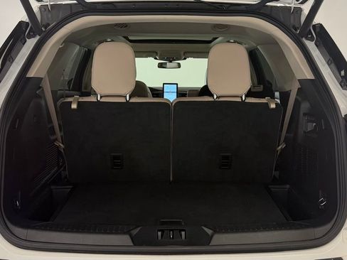 Used 2022 Ford Explorer Limited w/ Limited Technology Package image 28