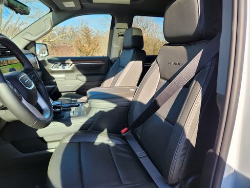 New 2026 GMC Sierra 1500 Denali AWD/4WD image 17