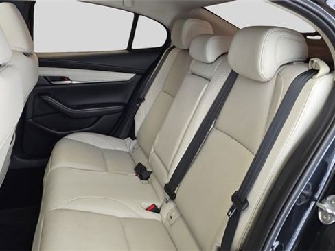 Used 2022 MAZDA MAZDA3 s image 15
