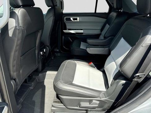 Certified 2023 Ford Explorer XLT w/ Equipment Group 202A AWD/4WD image 4