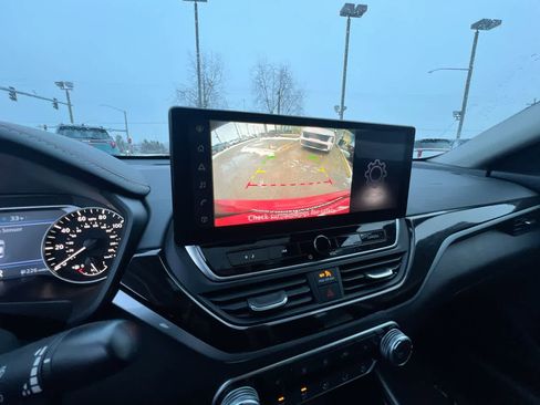 Used 2023 Nissan Altima 2.5 SR w/ SR Premium Package image 17