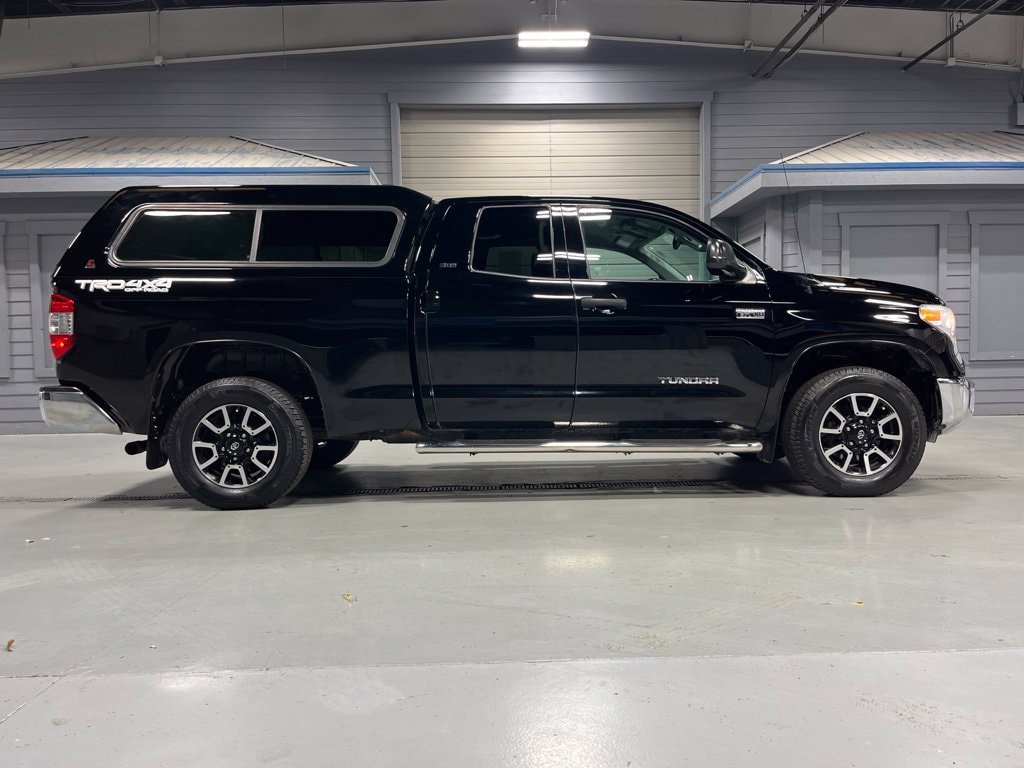 Used 2016 Toyota Tundra SR5 w/ TRD Off Road Package AWD/4WD image 8