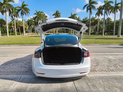 Used 2022 Tesla Model 3 RWD image 16