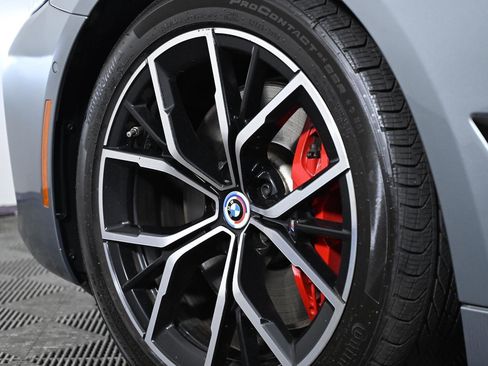 Used 2023 BMW M550i xDrive w/ Executive Package AWD/4WD image 39