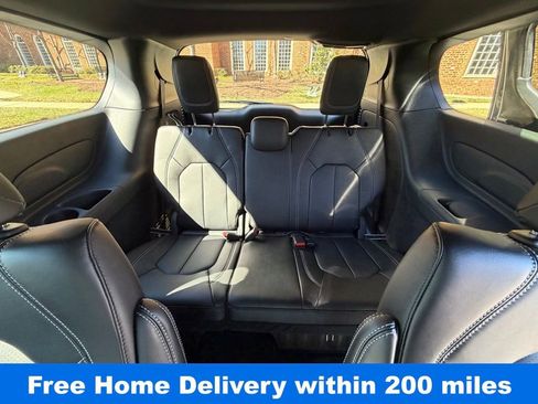 New 2026 Chrysler Pacifica Select image 12