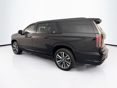Used 2025 Cadillac Escalade ESV Sport AWD/4WD image 7