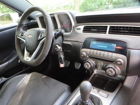Used 2015 Chevrolet Camaro Z/28 RWD image 25