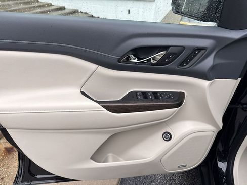 Used 2023 GMC Acadia Denali image 23