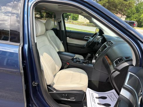 Used 2017 Ford Explorer Platinum AWD/4WD image 30