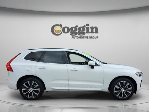 Used 2022 Volvo XC60 B5 Momentum w/ Protection Package Premier image 7