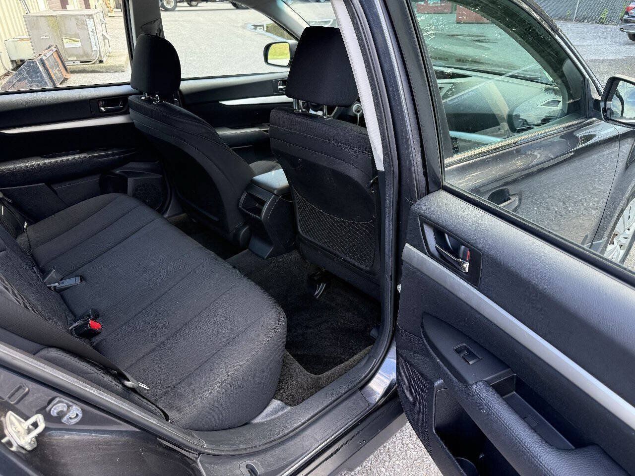 Used 2011 Subaru Outback 2.5i AWD/4WD image 11