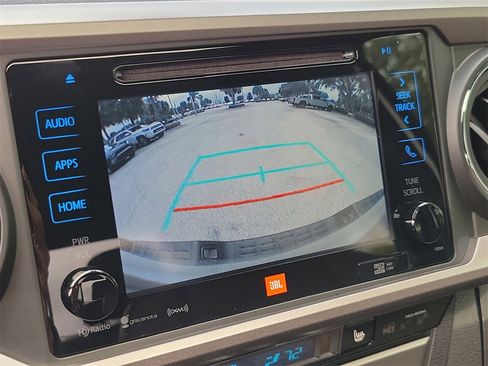 Used 2018 Toyota Tacoma Limited image 27