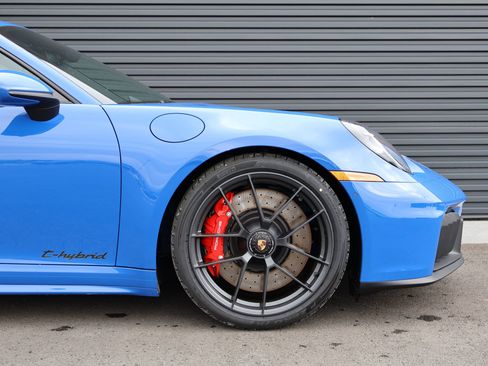 New 2026 Porsche 911 Carrera 4 GTS AWD/4WD image 11