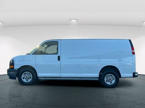 Used 2017 GMC Savana 2500 image 4